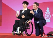 开运体育登录入口-包含神话般故事在比赛场上上演，球员们尽显风采的词条