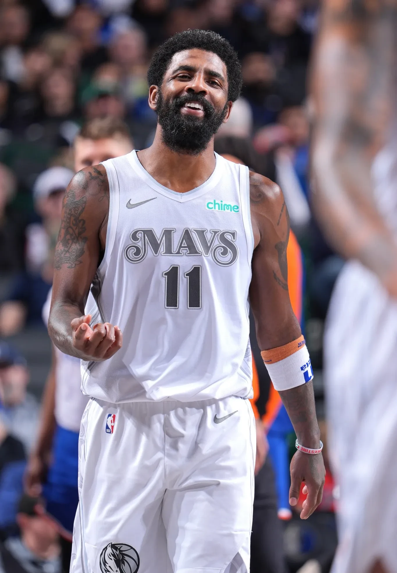 开云体育登录入口-NBA交易市场加热！绿军送走波尔津吉斯，欧文降薪续约独行侠(欧文nba首秀视频)