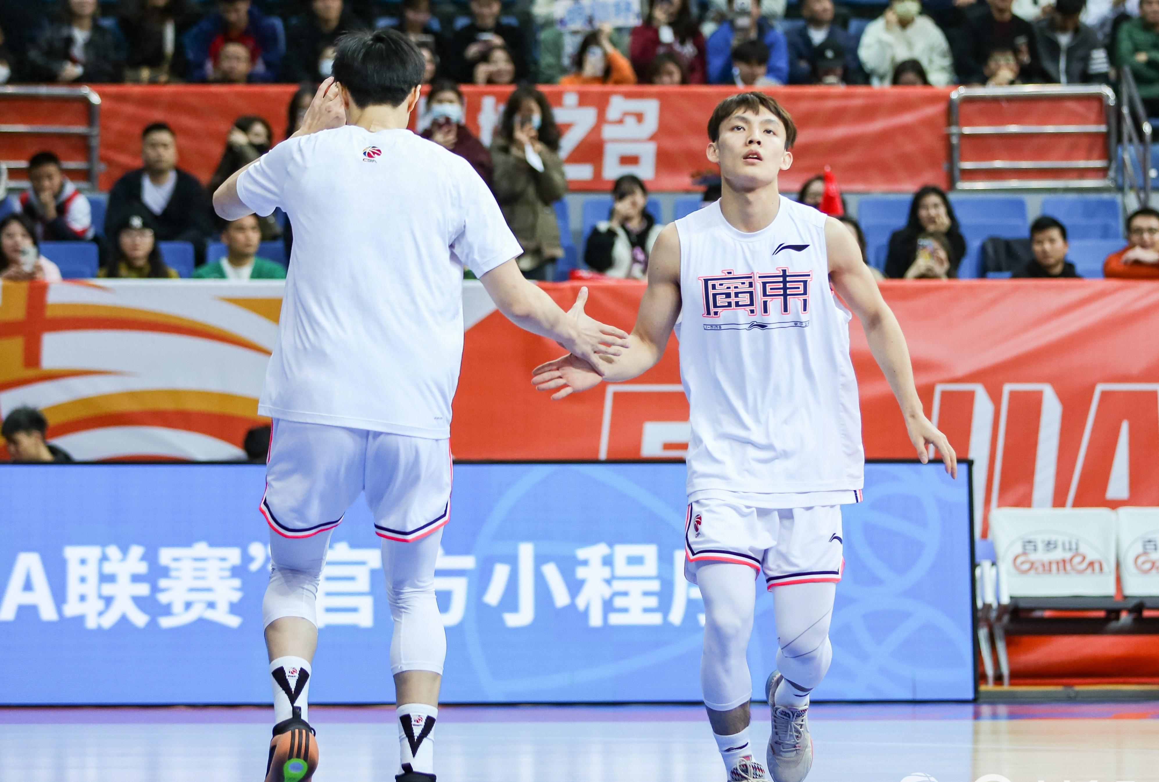 开云体育登录-广东男篮再胜对手，继续领跑联赛(广东男篮再胜对手,继续领跑联赛的是谁)