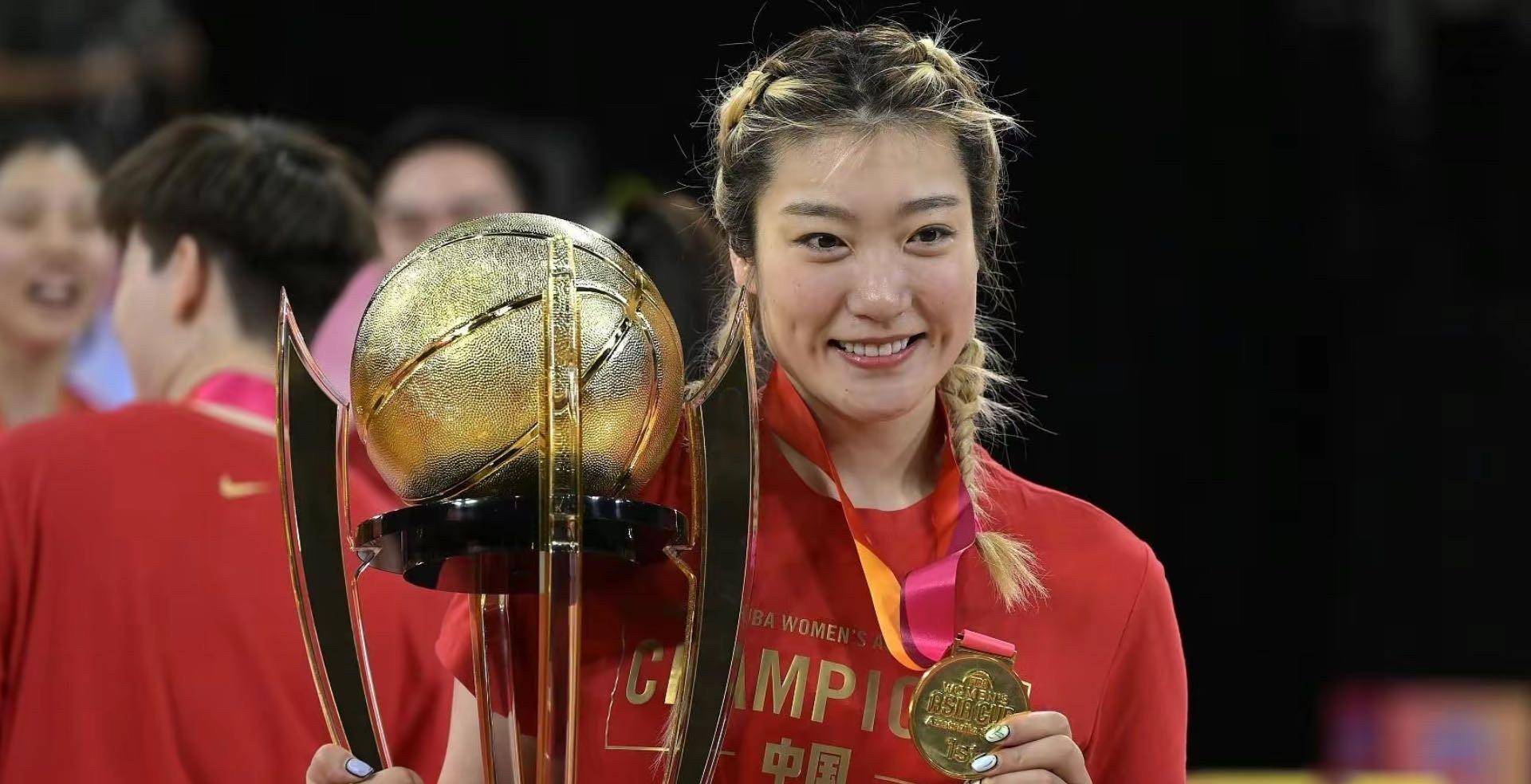 马来西亚女篮击败强敌，勇夺铜牌(马来西亚公开赛女单决赛)