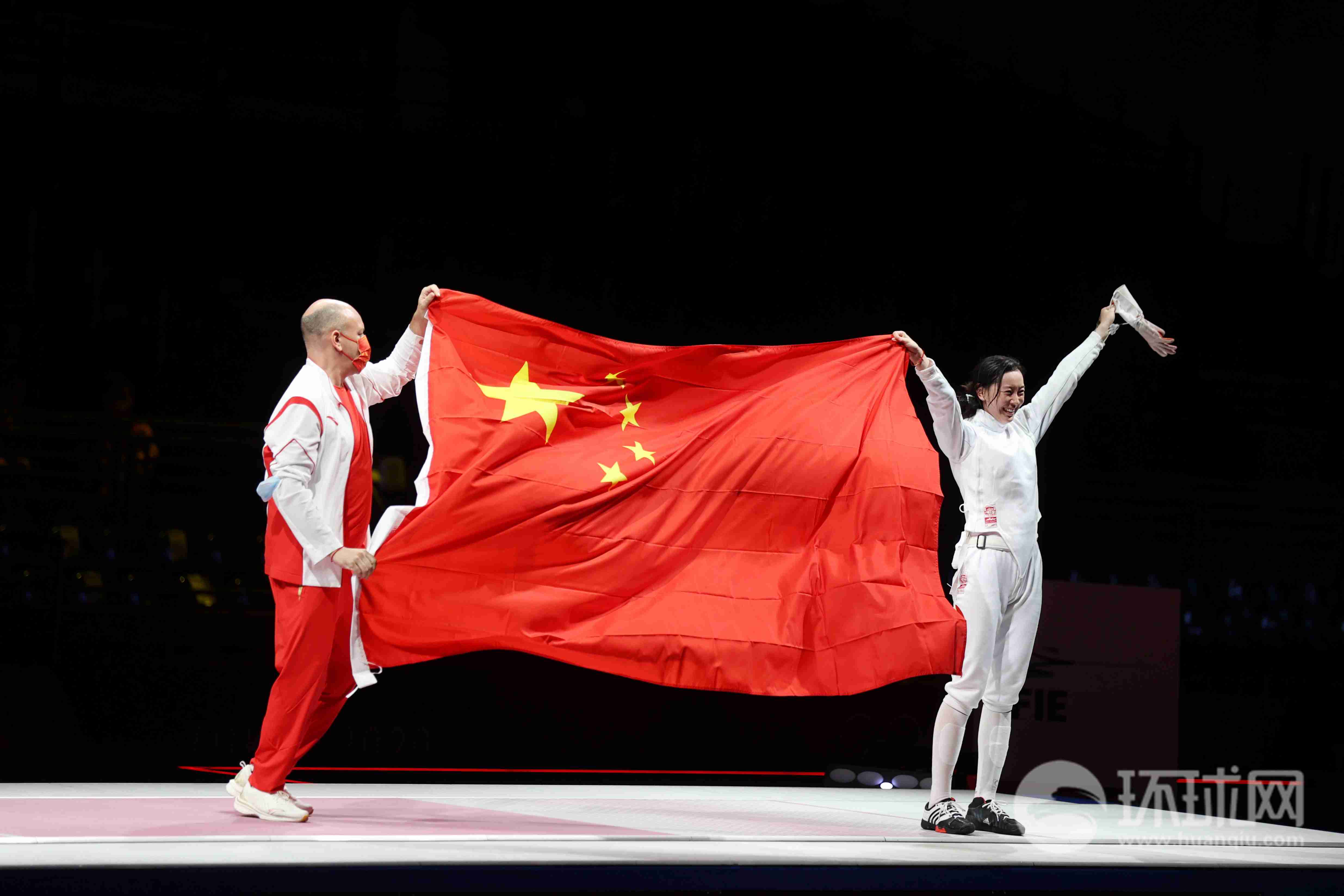 乌克兰击剑选手精神百倍，夺得金牌(中国击剑运动员名人榜)